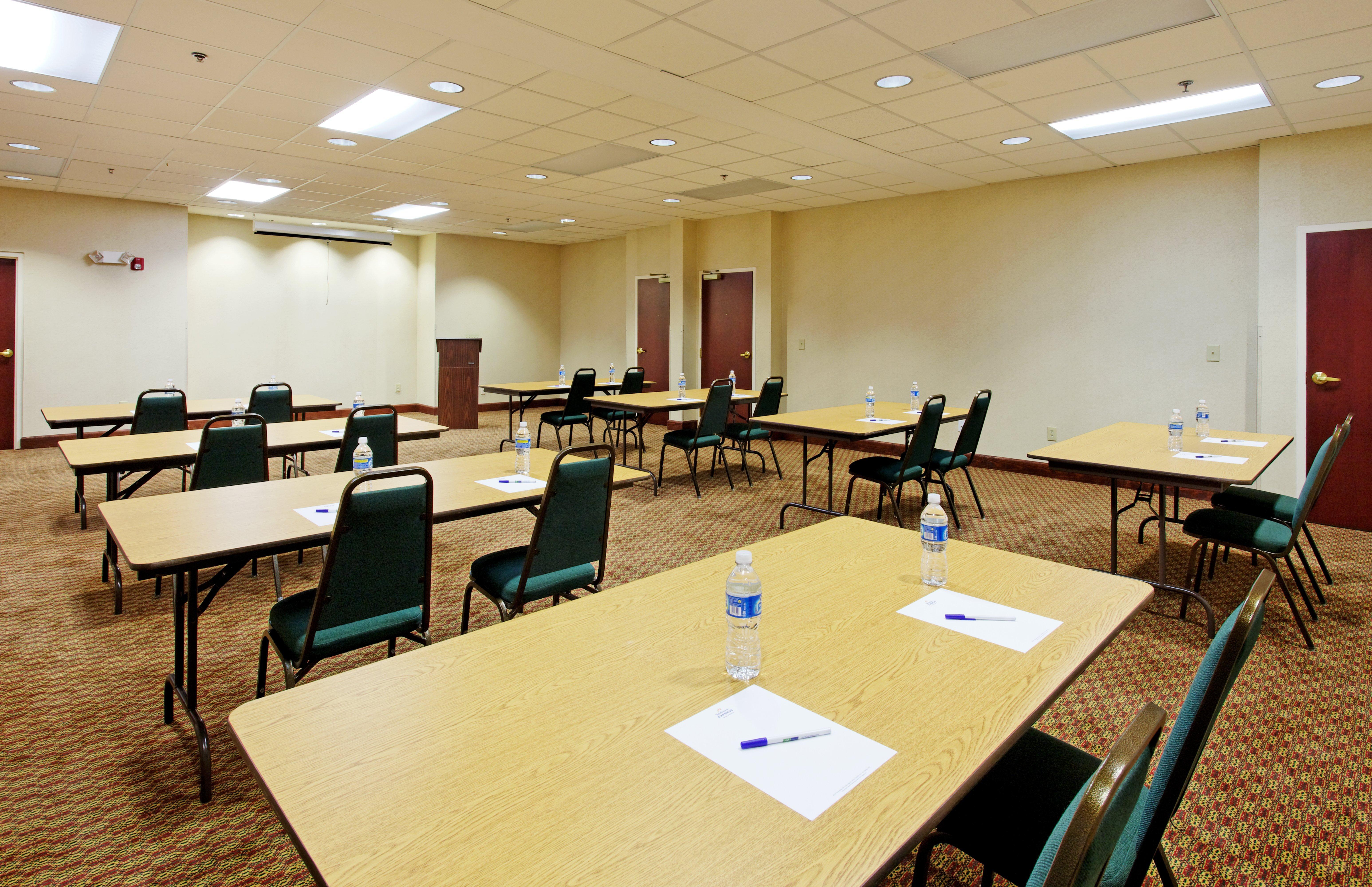 Holiday Inn Express & Suites Sylacauga Экстерьер фото
