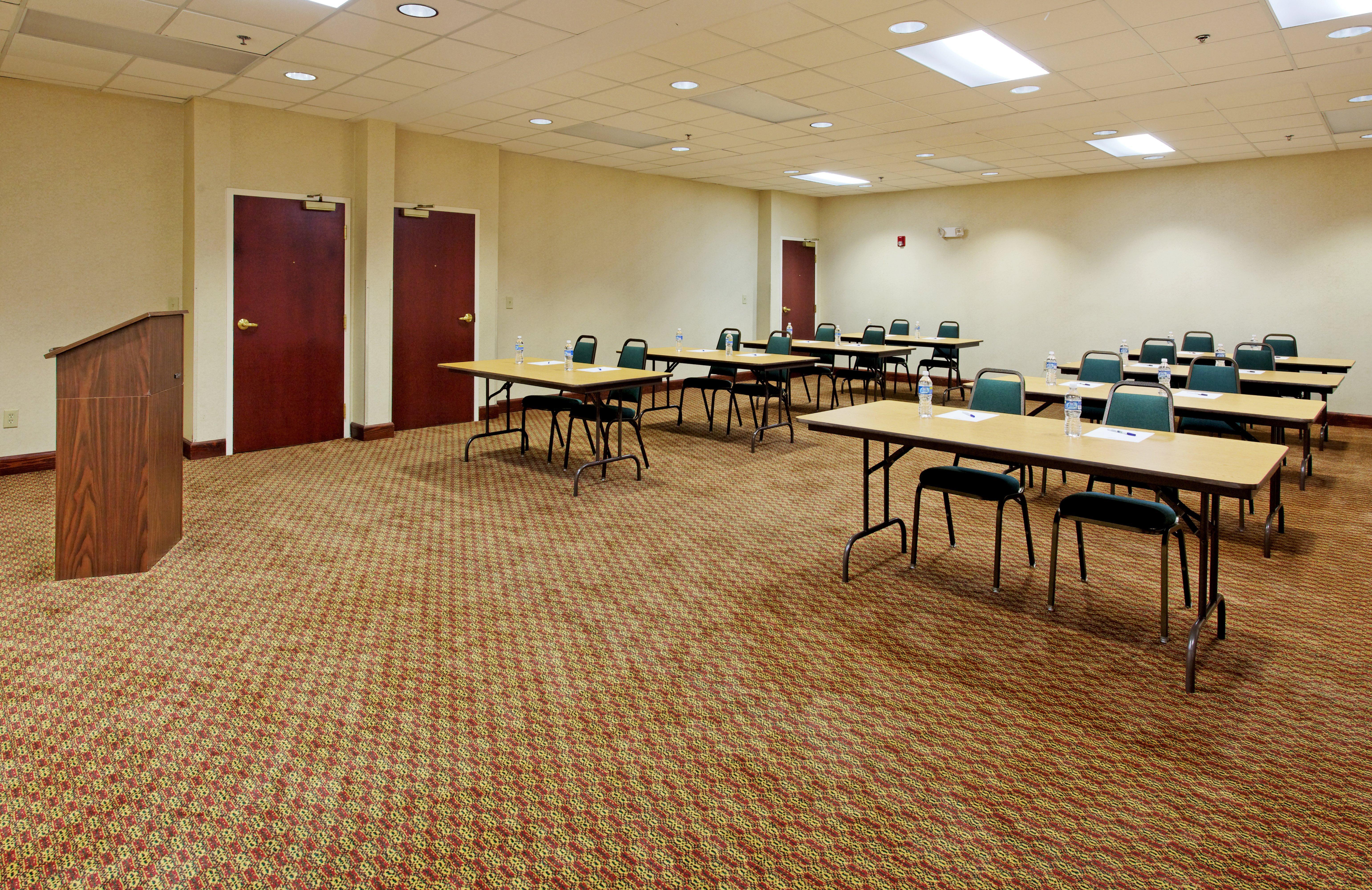 Holiday Inn Express & Suites Sylacauga Экстерьер фото