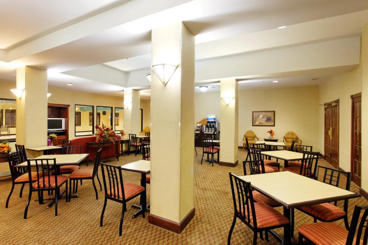 Holiday Inn Express & Suites Sylacauga Экстерьер фото